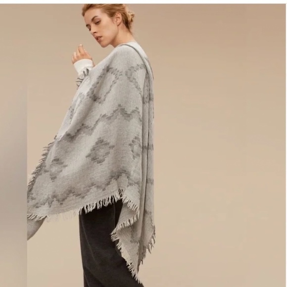 Aritzia Accessories - Neutral Aritzia Wilfred Diamond Mosaic Blanket Scarf